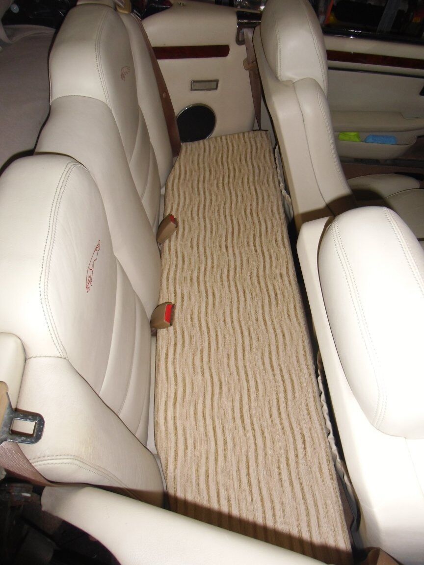 Dog platform fitted over the rear seats